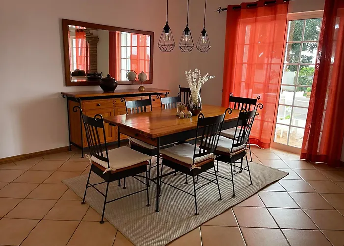 Casa Alves - With Private Heated Swimming Pool * Olhos de Agua (Albufeira)