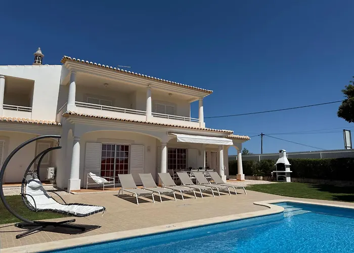 Casa Alves - With Private Heated Swimming Pool * Olhos de Agua (Albufeira)