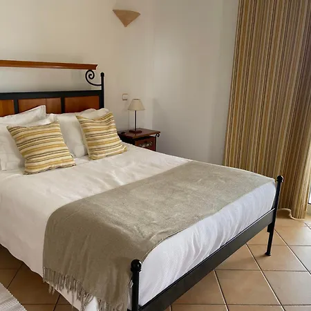 Casa Alves - With Private Heated Swimming Pool Olhos de Agua (Albufeira)