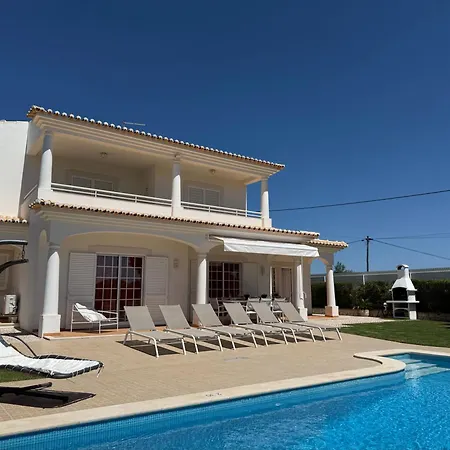 Casa Alves - With Private Heated Swimming Pool * Olhos de Agua (Albufeira)